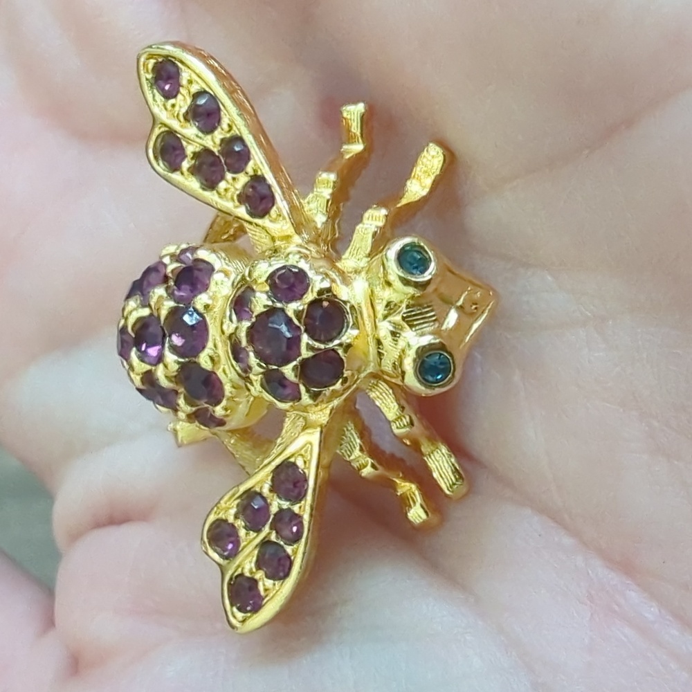 Vintage Joan Rivers Gold and Purple Bee Brooch - Picture 7 of 9